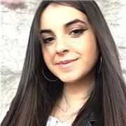 Chica de 17 años da clases particulares económicas para alumnado de la ESO y Primaria